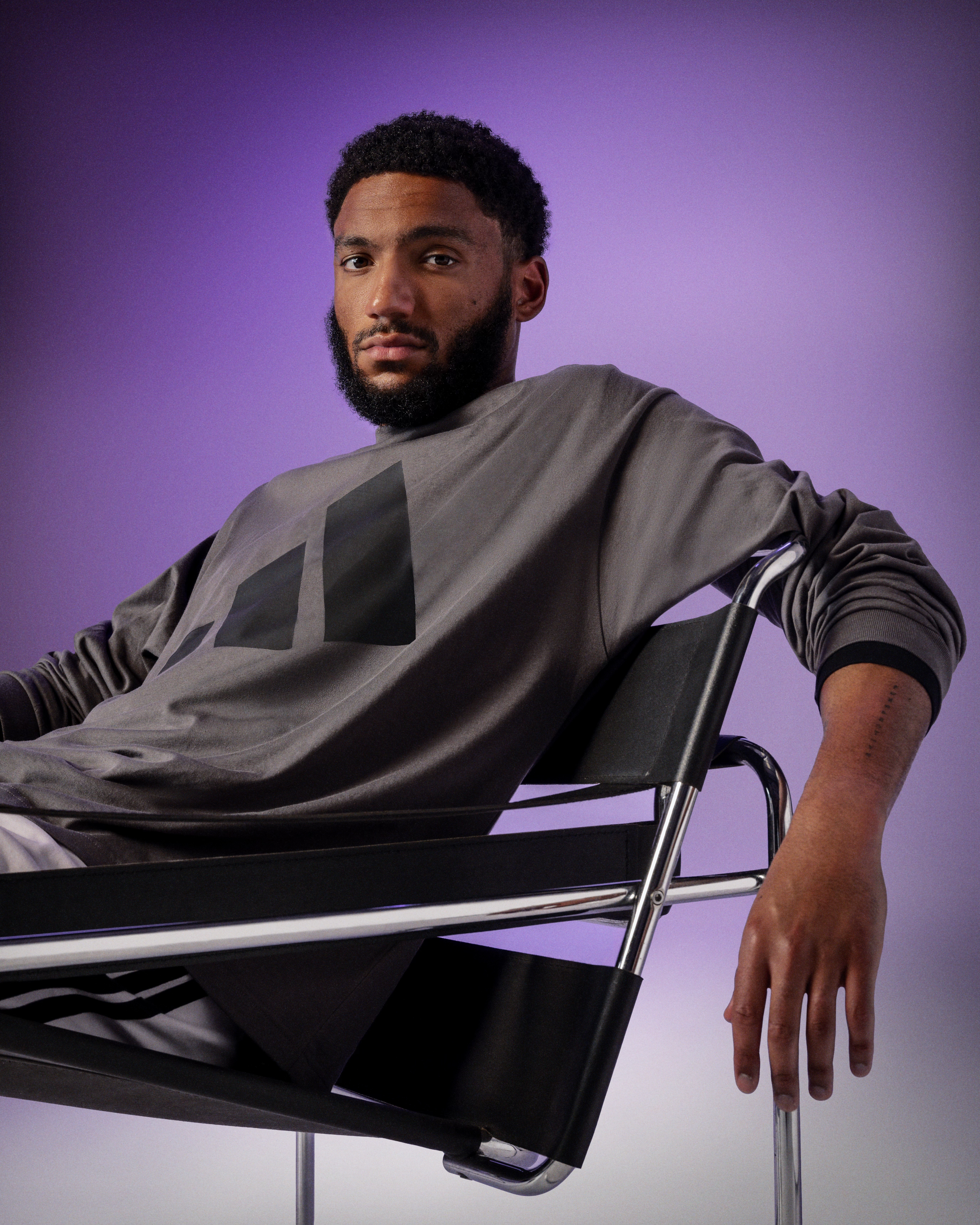 07_campaign_adidas-essentials_04.png